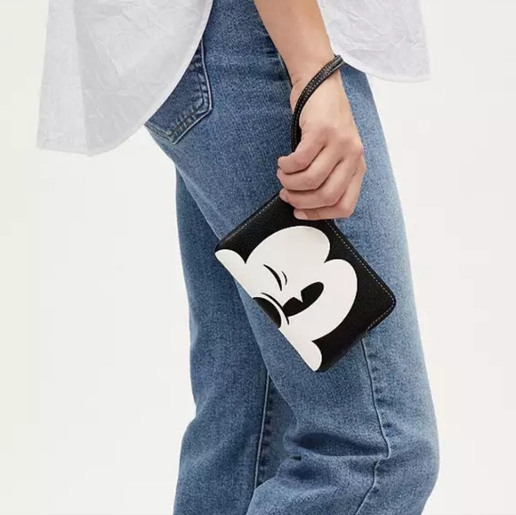 Disney x Coach Corner Zip Wristlet with Wink Mickey Mouse CN041 - Picture 4 of 4